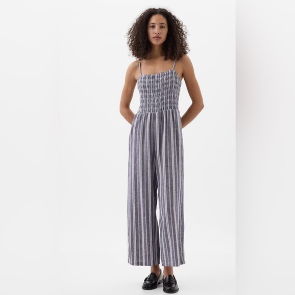 NWT GAP Linen-Blend Smocked Jumpsuit Size Large NWT - Picture 3 of 10